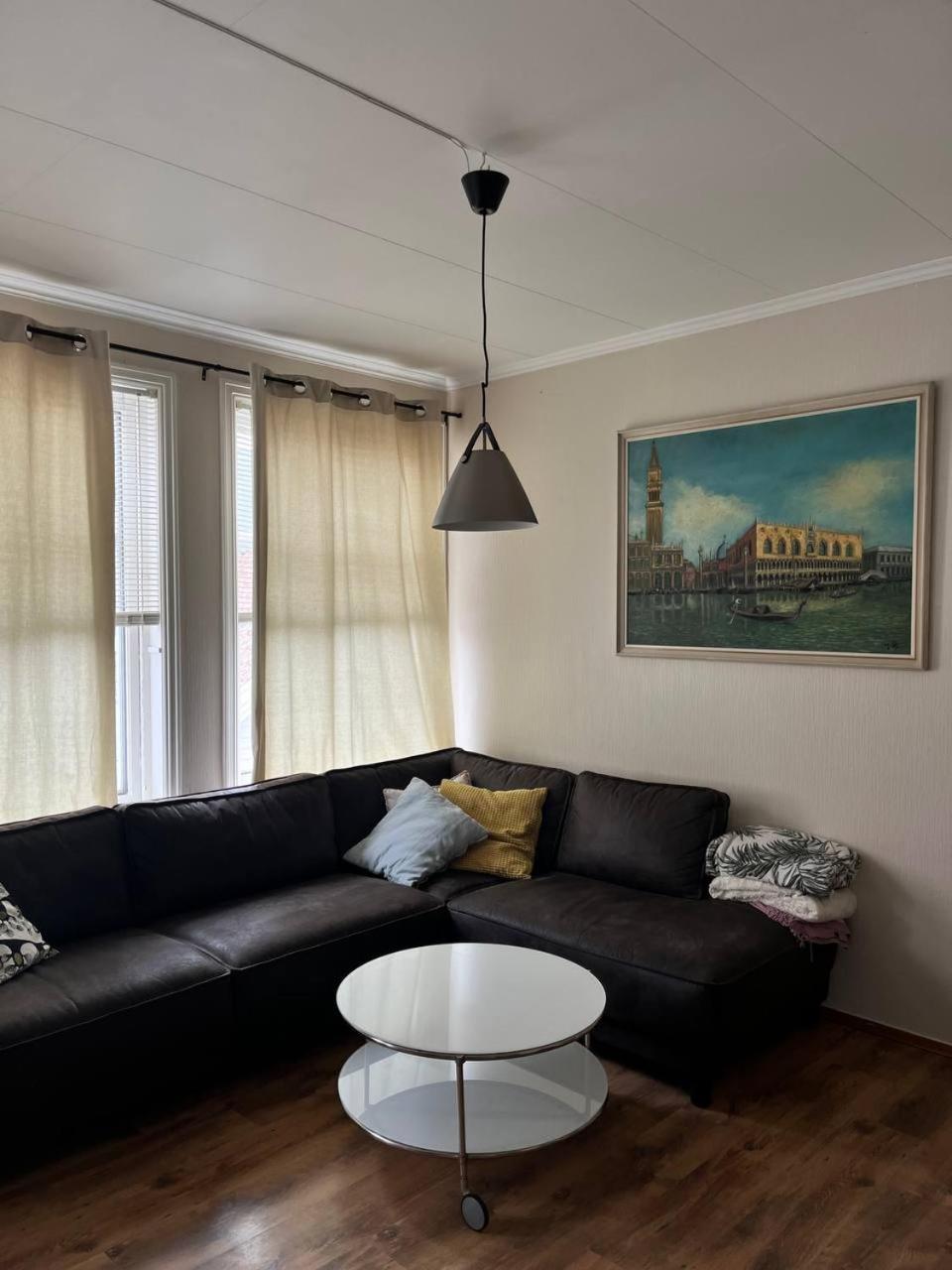 Centre Apartment *
